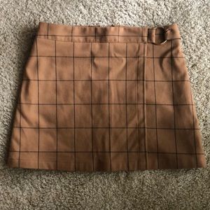 Never worn a line skirt